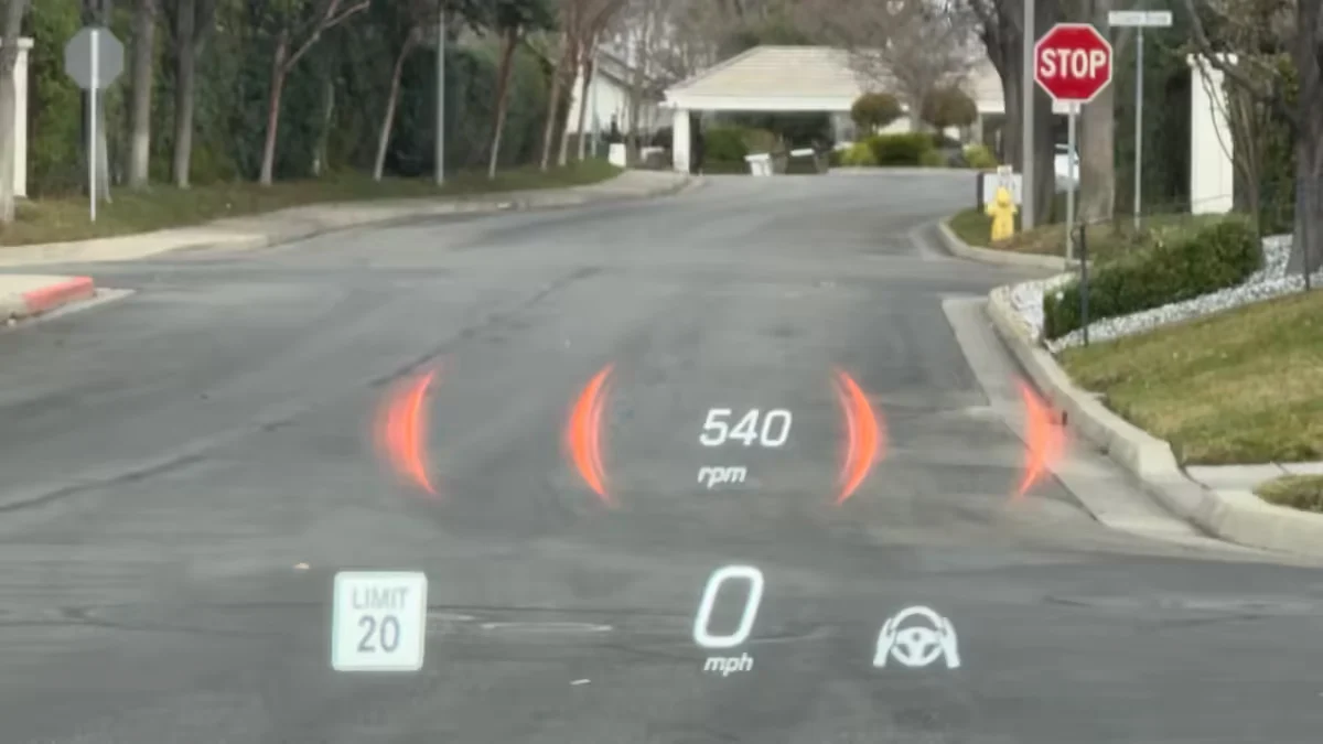 10 recursos automotivos indispensáveis para garantir conforto e praticidade no dia a dia - Controles físicos e redução da distração ao volante