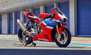 Honda CBR1000RR-R Fireblade SP: Como a Superesportiva de 214 cv Encarou as Rivais Europeias