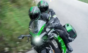 Kawasaki Ninja H2 SX SE: A Supercharged Touring Que Supera a Honda Gold Wing