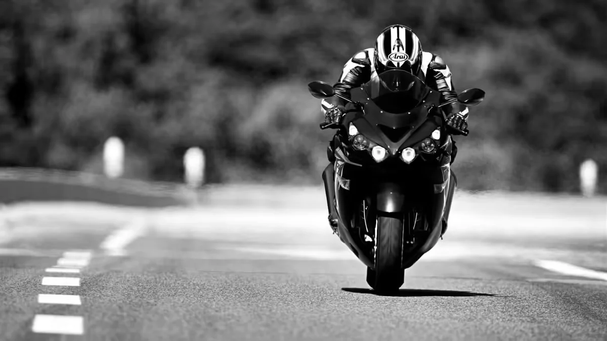 As 10 Motos Esportivas Clássicas do Futuro que Vale a Pena Conhecer Hoje - Kawasaki Ninja ZX-14R