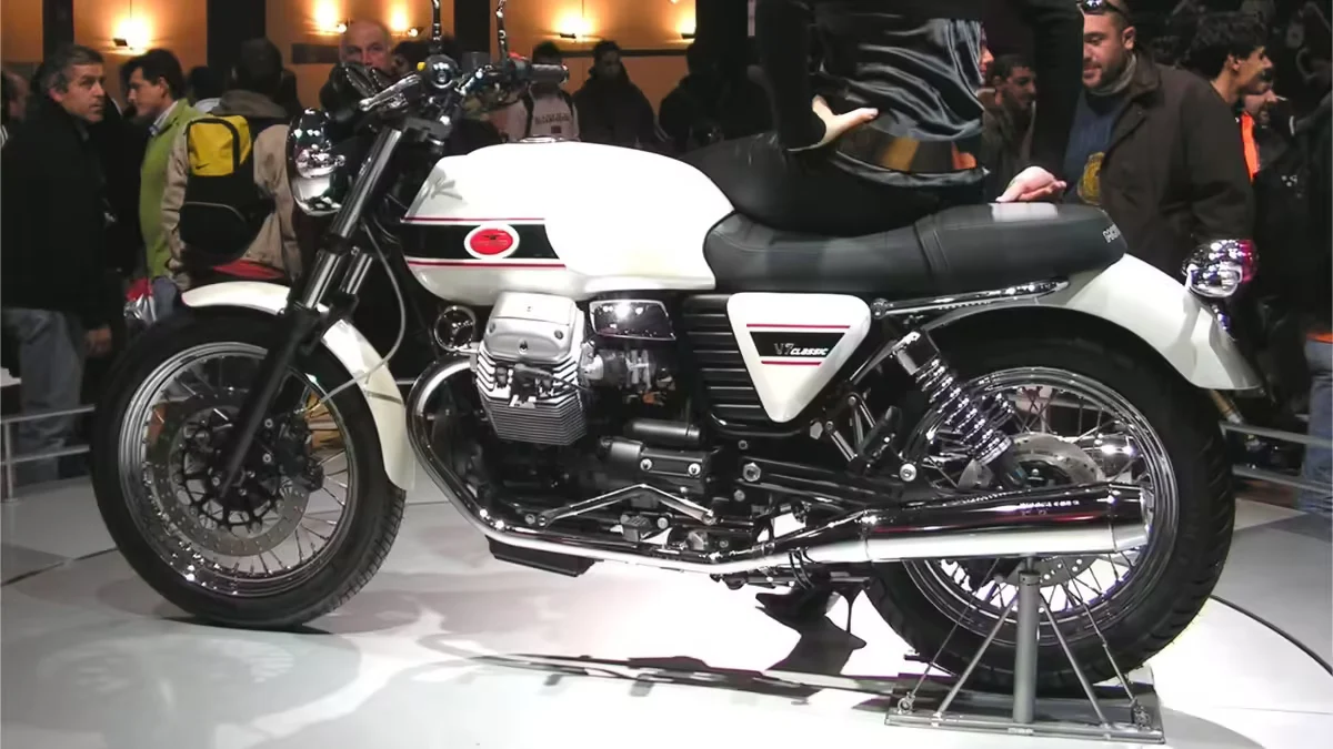 Motos clássicas da EICMA - Moto Guzzi V7 Classic