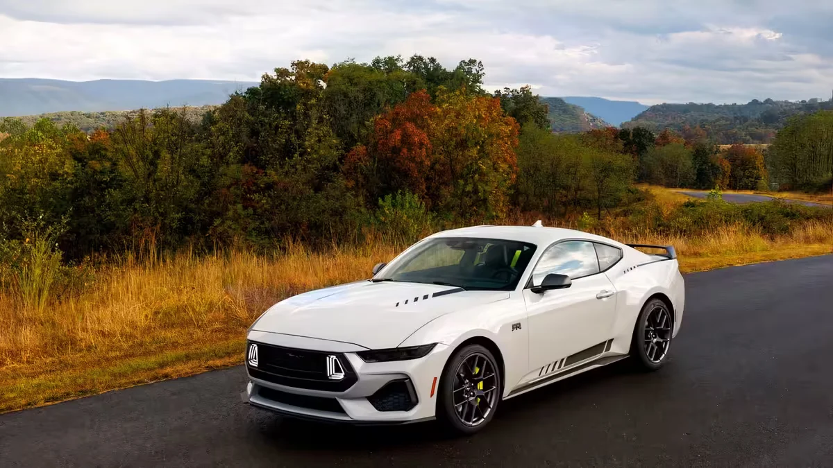 2026 Mustang RTR Mostra que Motores Menores Também Entregam Emoção - Peso e Comportamento Dinâmico nas Curvas