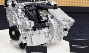 Bloco do motor de 1,5 litro e inversor compacto do sistema híbrido da Toyota